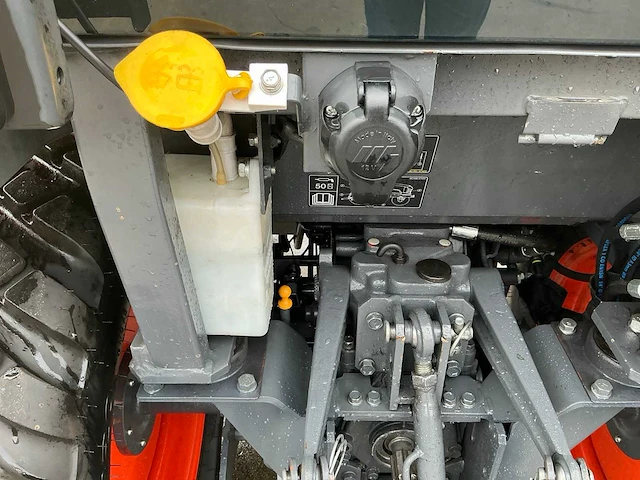 2022 kubota b2261 vierwielaangedreven landbouwtractor - afbeelding 33 van  48