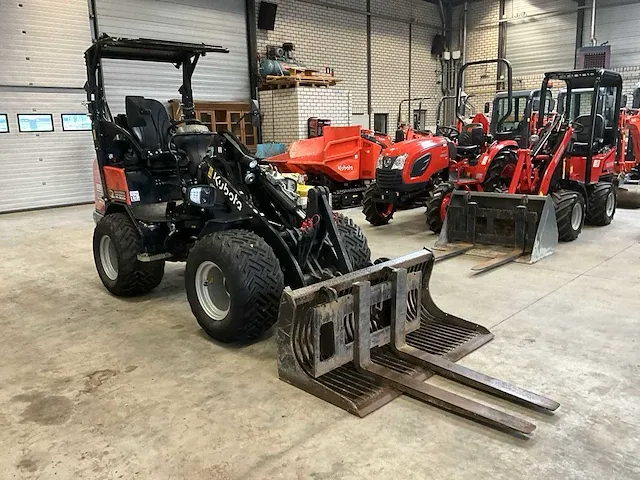 2022 kubota rt260-2 stage 5 shovel - afbeelding 35 van  38