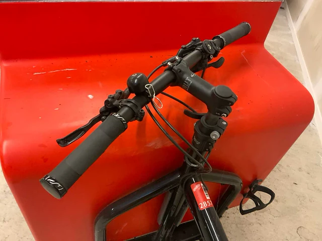 2022 larry vs harry bullitt x met bak bakfiets (2x) - afbeelding 21 van  25