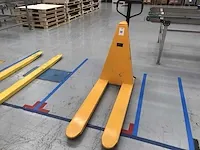 2022 manutan high lift hand hydraulische palletwagen - afbeelding 2 van  6