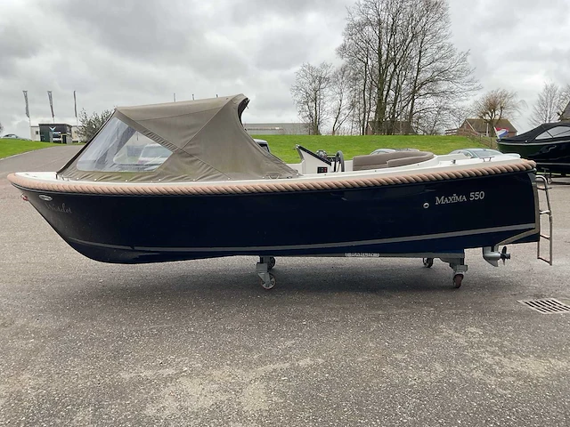 2022 maxima 550 tender - afbeelding 2 van  24