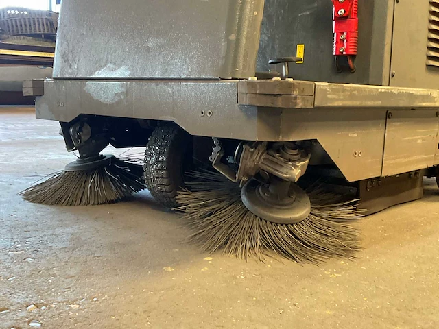 2022 meijer vr 950 zelfrijdende veegmachine - afbeelding 7 van  10