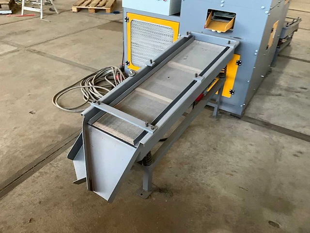 2022 mgs 300 serie kabel schredder, kabelgranulator - afbeelding 10 van  13