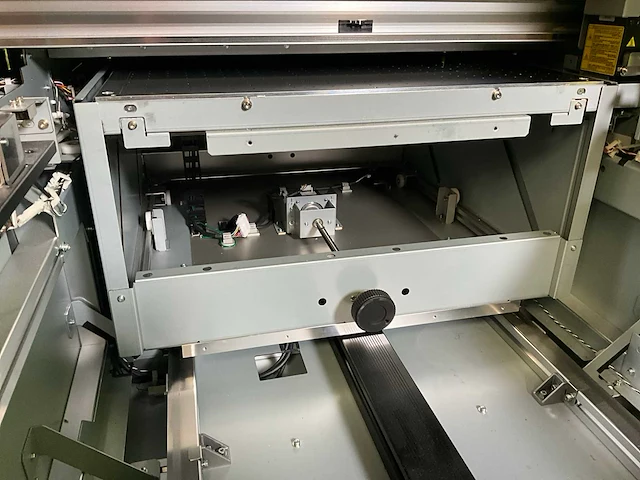 2022 mutoh xpertjet 661uf a2+led flatbedprinter uv - afbeelding 22 van  24