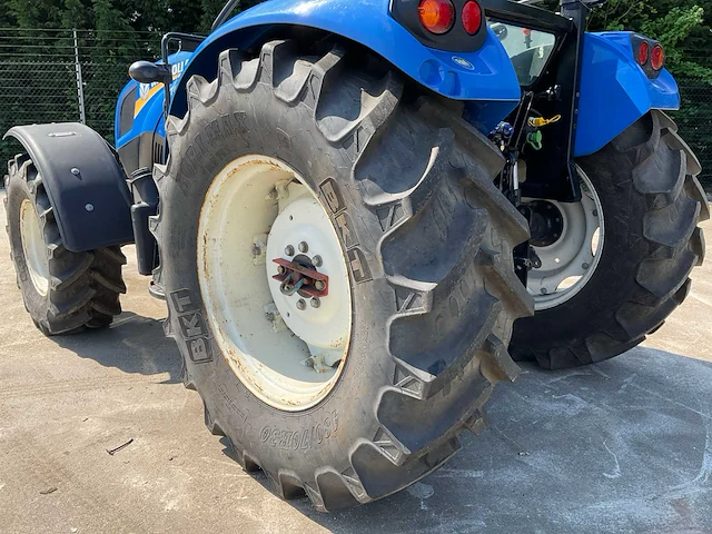 2022 new holland t4.75 s vierwielaangedreven landbouwtractor - afbeelding 11 van  37