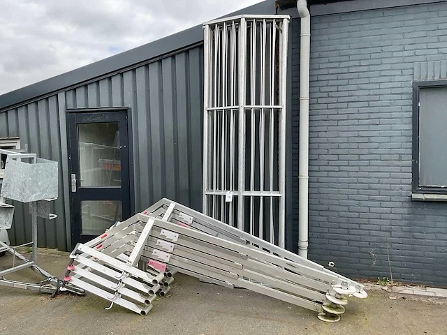 2022 rss s217-s219 aluminium dakrandbeveiligingsset (4x) - afbeelding 1 van  7