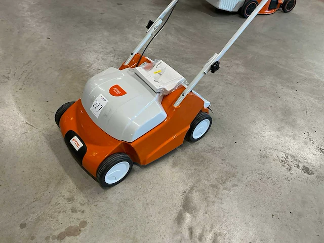 2022 stihl rle 540.0 verticuteermachine - afbeelding 1 van  12