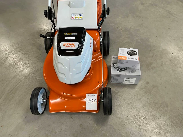 2022 stihl rma 248.0 accugrasmaaier - afbeelding 5 van  10