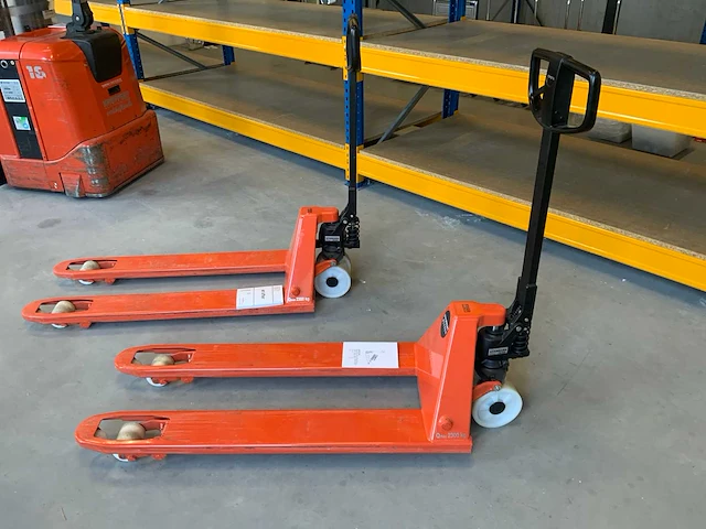 2022 toyota bt lifter hand hydraulische palletwagen - afbeelding 1 van  7