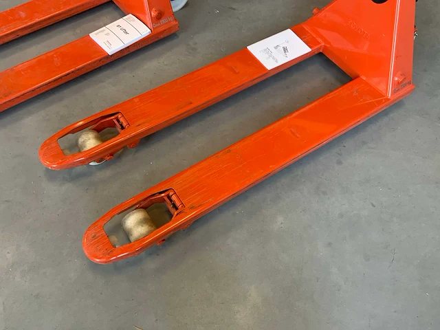 2022 toyota bt lifter hand hydraulische palletwagen - afbeelding 2 van  7
