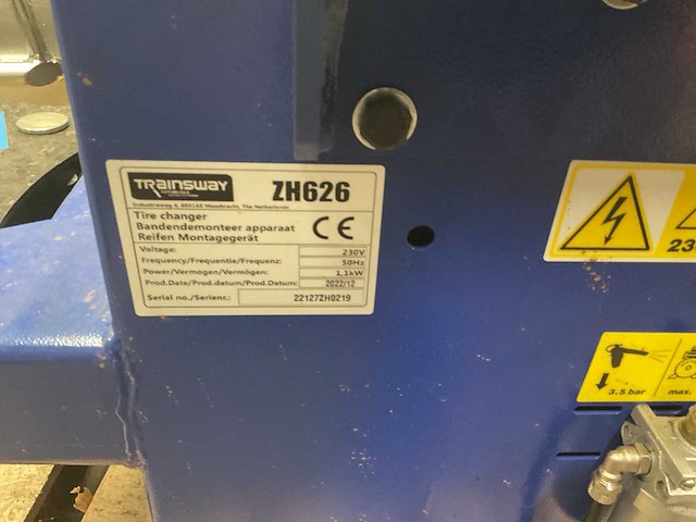 2022 trainway zh620 banden de-en montageapparaat - afbeelding 6 van  6