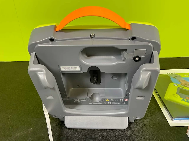 2022 zoll aed3 defibrillator (3x) - afbeelding 4 van  9