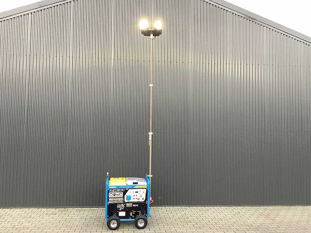 2023 - 4-in-1 mobiel werkstation (lastoestel+generator+compressor+lichtmast) - afbeelding 1 van  33