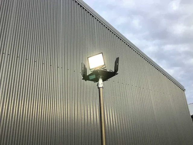 2023 - 4-in-1 mobiel werkstation (lastoestel+generator+compressor+lichtmast) - afbeelding 17 van  33