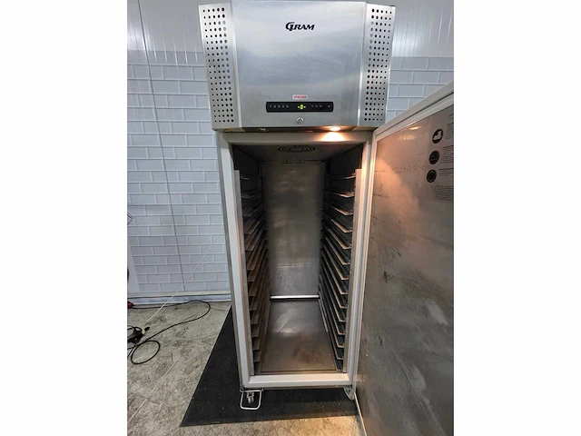 2023 - gram baker f 930 cbh c rvs mobiele vriezer - afbeelding 3 van  6