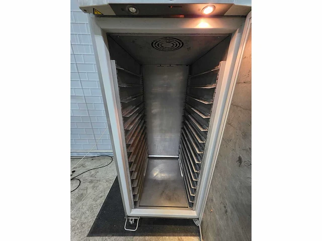 2023 - gram baker f 930 cbh c rvs mobiele vriezer - afbeelding 4 van  6
