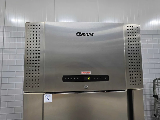 2023 - gram baker m 930 cbh t rvs mobiele koelkast - afbeelding 3 van  9