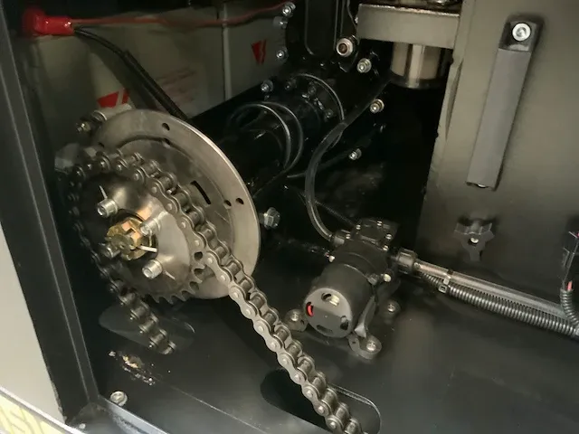 2023 - kremer - krs100 - cabine veegmachine - afbeelding 10 van  25