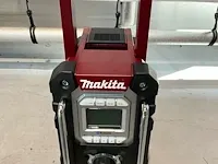 2023 - makita - dmr108ar - bouwradio - afbeelding 9 van  13