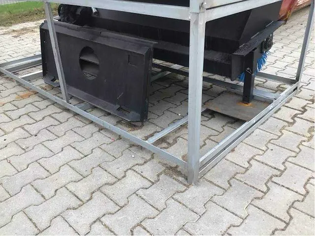 2023 - wolverine - 72 inch angel schrankbezem veegmachine - 2023 rolbezem voor schranklader / skidsteer - afbeelding 13 van  22