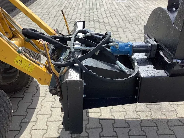 2023 - wolverine - wood chipper - hydraulische houtversnipperaar / chipper voor schranklader - afbeelding 11 van  19