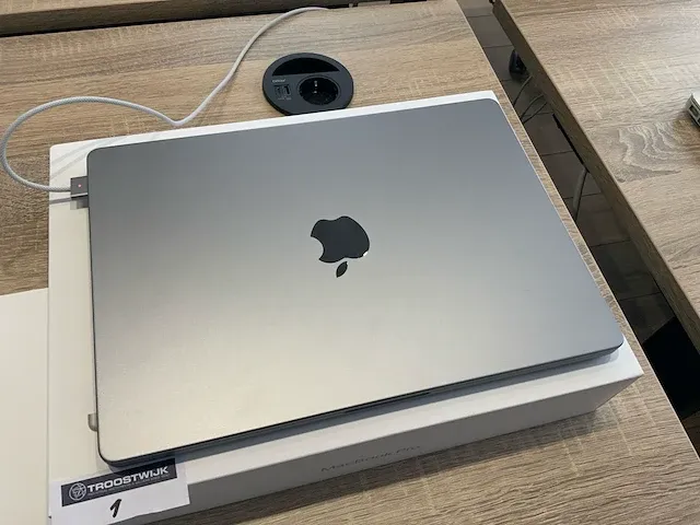 2023 apple macbook pro 14" a2779 laptop - afbeelding 5 van  7