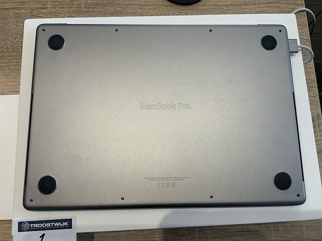 2023 apple macbook pro 14" a2779 laptop - afbeelding 6 van  7