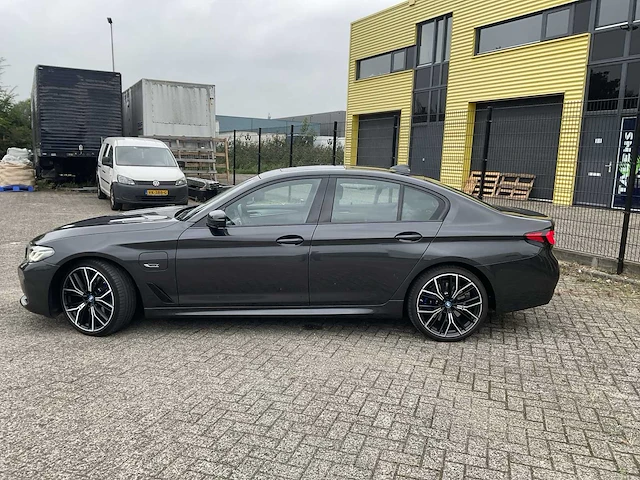 2023 bmw 5-serie 530e m sport personenauto - afbeelding 23 van  63