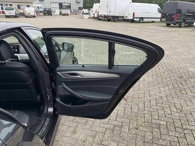 2023 bmw 5-serie 530e m sport personenauto - afbeelding 47 van  63
