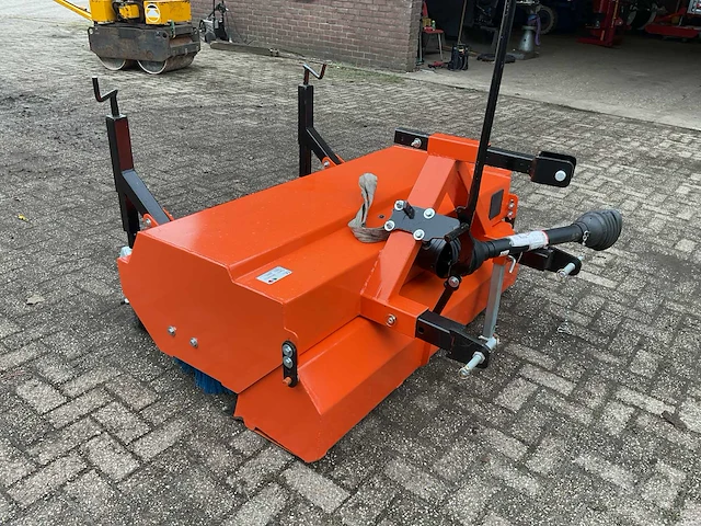 2023 boxer vm 150 straatveegmachine - afbeelding 1 van  7