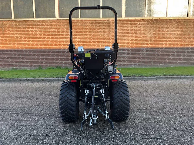 2023 captain 263 bagheera 4wd minitractor + voorlader - afbeelding 15 van  28