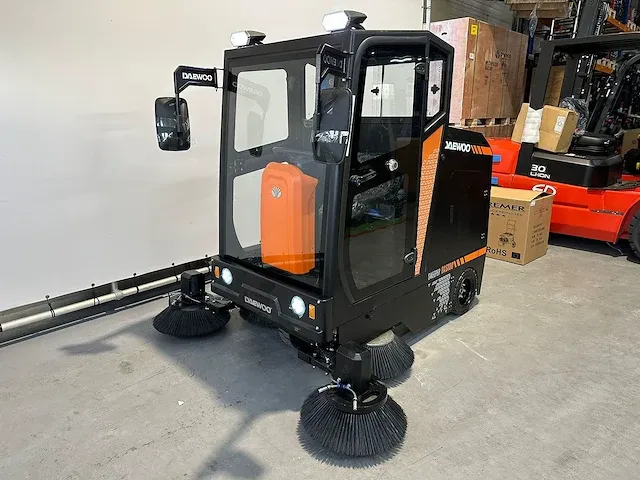 2023 daewoo das100 veegmachine met cabine - afbeelding 4 van  40