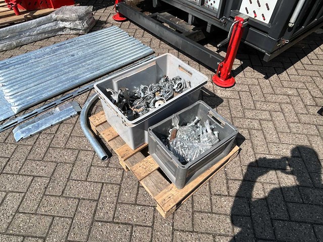 2023 deckman hp 1500t goederen- en personenlift - afbeelding 13 van  28