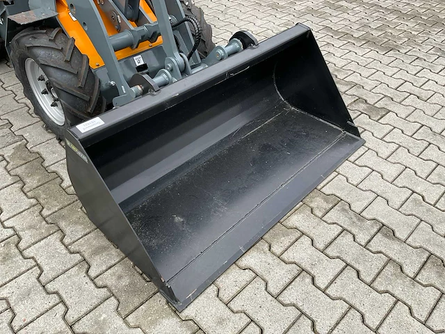 2023 giant g1200 shovel + bak - afbeelding 4 van  14