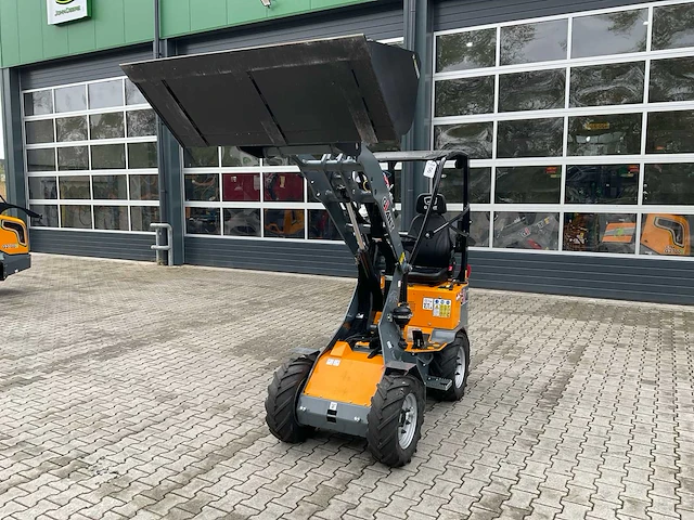 2023 giant g1200 shovel + bak - afbeelding 6 van  14
