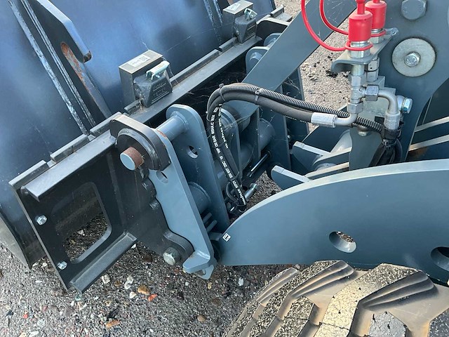 2023 giant g2200 x-tra hd shovel - afbeelding 19 van  33