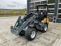 2023 giant g2700e shovel
