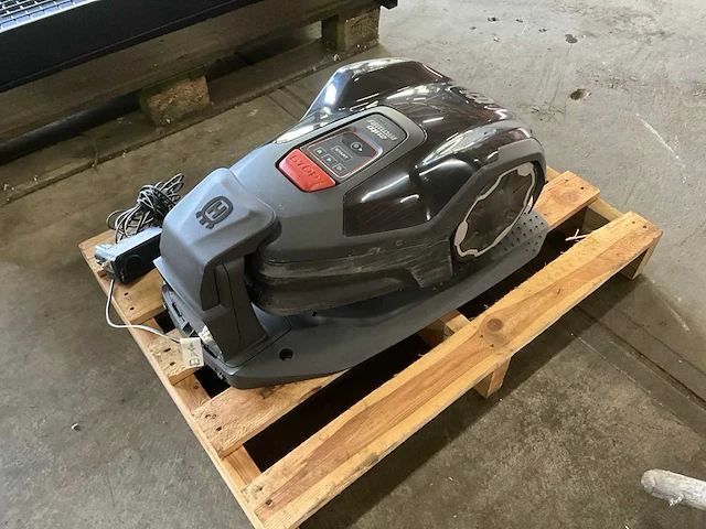 2023 husqvarna aspire r4 robotmaaier - afbeelding 1 van  6