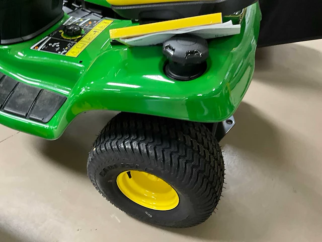 2023 john deere x350 tuintrekker / zitmaaier - afbeelding 11 van  15