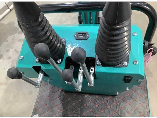 2023 jpc pc10 graafmachine met hydraulische breekhamer en extra bakken - afbeelding 8 van  20