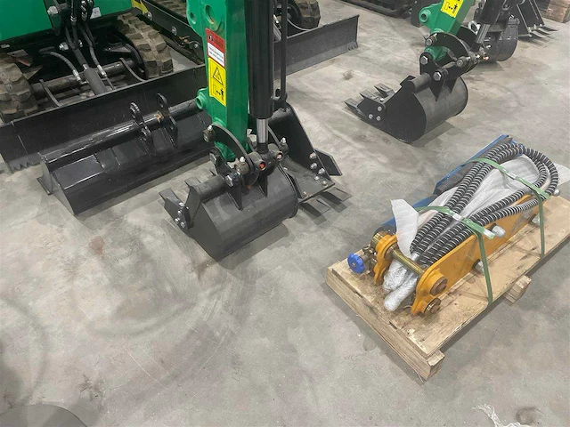 2023 jpc pc10 graafmachine met hydraulische breekhamer en extra bakken - afbeelding 14 van  20