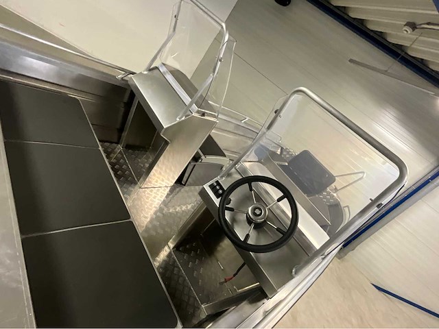 2023 kimple explorer 460dc consoleboot en visboot - afbeelding 8 van  11