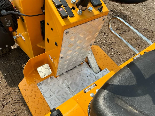 2023 knikmops km85 shovel - afbeelding 12 van  13