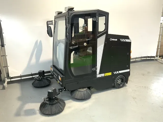 2023 kremer krs 100 veegmachine met cabine - afbeelding 1 van  24