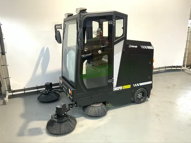 2023 kremer krs 100 veegmachine met cabine - afbeelding 1 van  24