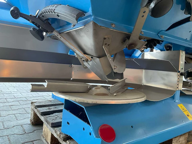 2023 lemken spica 8 kunstmeststrooier - afbeelding 13 van  14