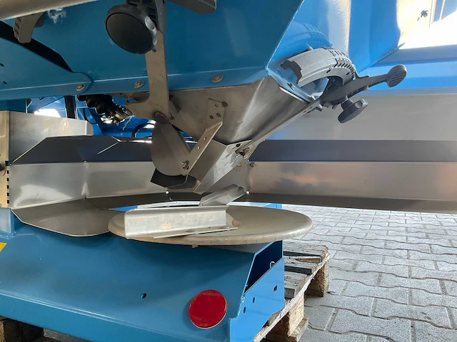 2023 lemken spica 8 kunstmeststrooier - afbeelding 14 van  14