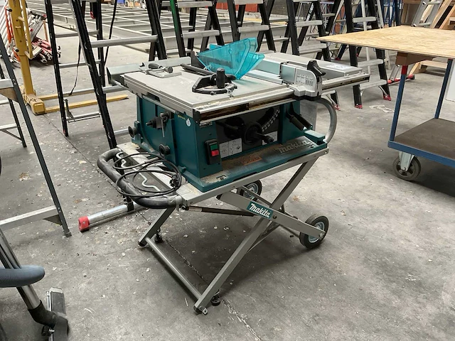 2023 makita 2704 n verrijdbare zaagtafel - afbeelding 2 van  7