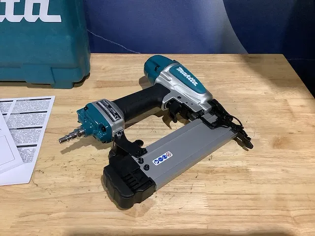 2023 makita af506 pneumatische tacker - afbeelding 3 van  6