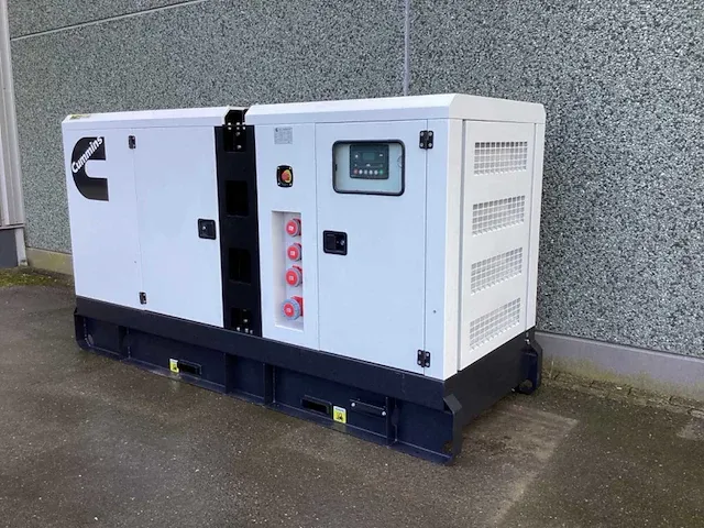 2023 nidec cummins 110kva stroomgenerator - afbeelding 13 van  19